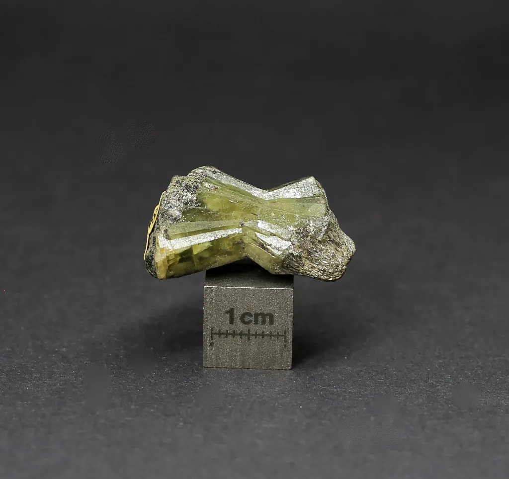 Tsavorite Cabochon